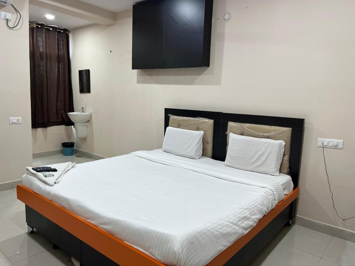 5 Star Grand Hotel Shamshabad Buitenkant foto