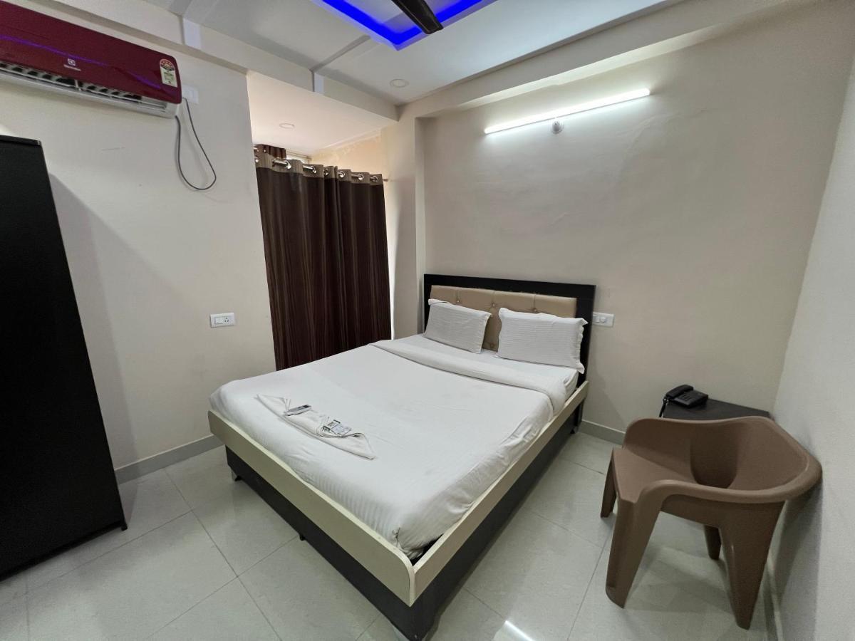 5 Star Grand Hotel Shamshabad Buitenkant foto